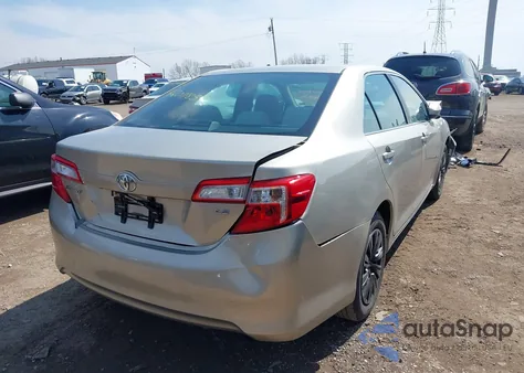 2014 Toyota Camry Le z USA, uszkodzony, nr VIN 4T1BF1FK3EU784935